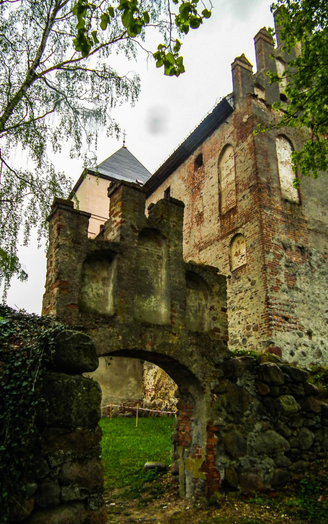 zamek w Bezławkach